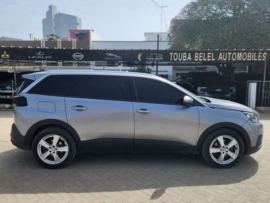 Peugeot 5008 image 5