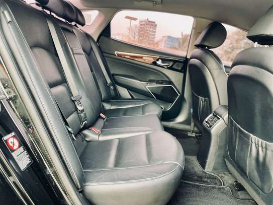 KIA K7 image 8