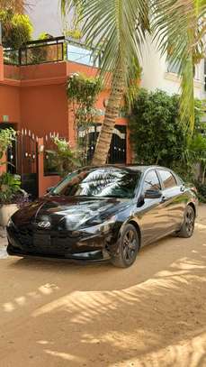 A vendre Hyundai Elantra image 1