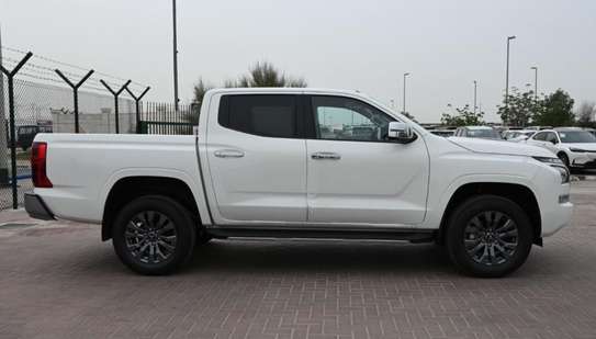 Mitsubishi L 200 double cabinet 2026 image 11