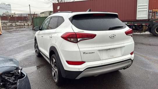 Hyundai tucson 2018 image 2
