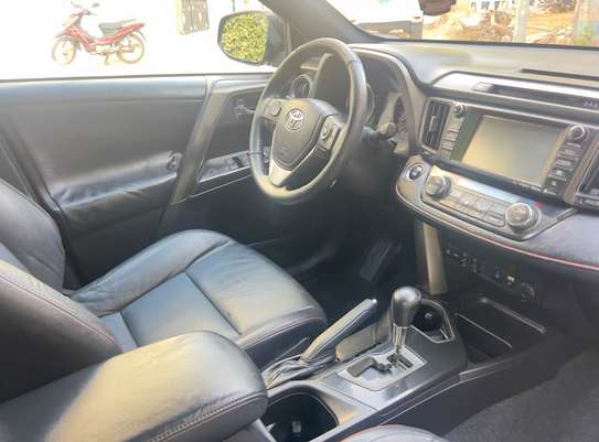 Toyota Rav4 4WD image 5