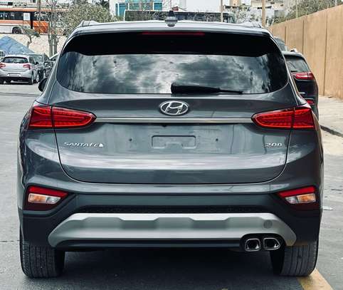 Hyundai santafe 2019 image 5