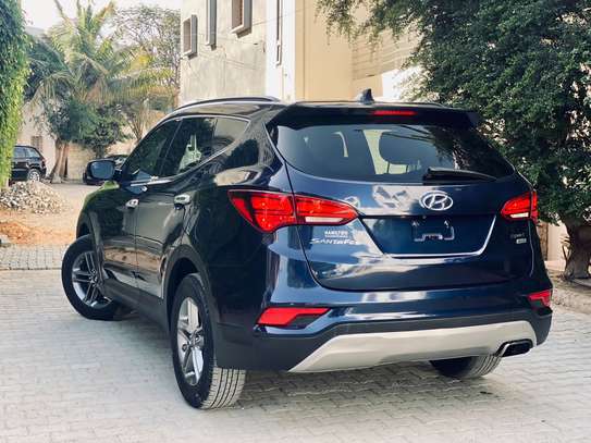 HYUNDAI SANTA FEE image 6