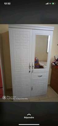 Armoire marron et blanc image 4