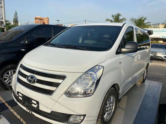 Hyundai Starex 12 places image 2