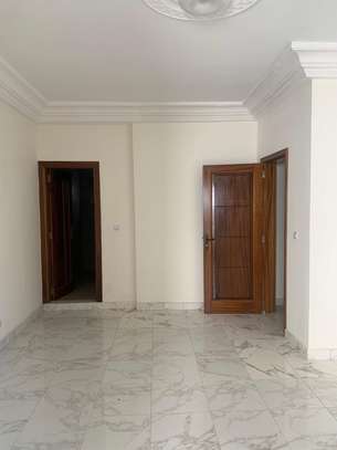 Appartement F4 a Yoff Onomo image 12