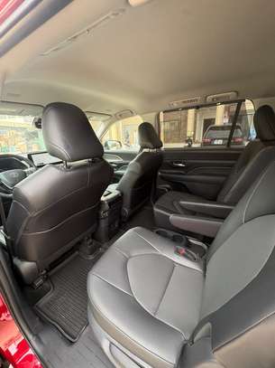 TOYOTA GRAND HIGHLANDER 2024 image 8