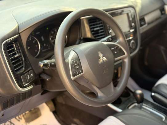 🔘 : MITSUBISHI 🔘 Modèle : OUTLANDER 🔘 Année : 2018 🔘 image 10