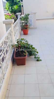 Jolie petite villa à louer image 9