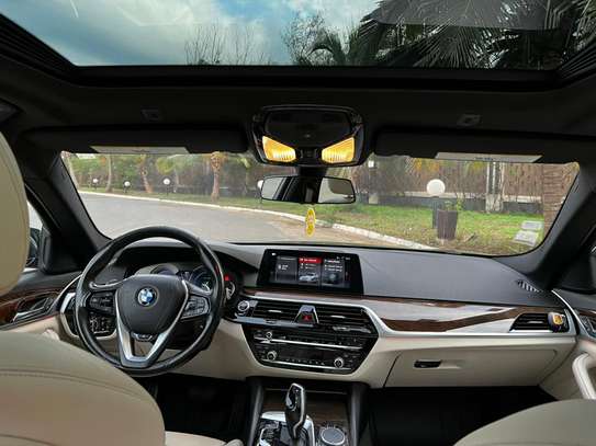 BMW 540i XDRIVE full options image 9