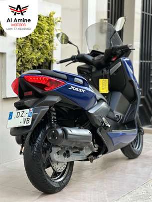 Yamaha Xmax (Phase 3), Venant avec ses papiers image 3