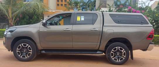 TOYOTA HILUX 2021 image 2