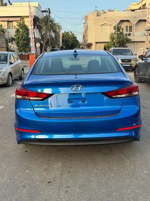 Hyundai elantra 2017 image 4