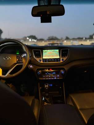 HYUNDAI TUCSON image 13