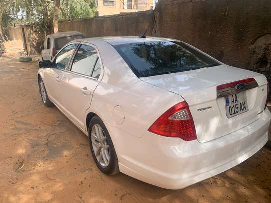 Ford Fusion image 2