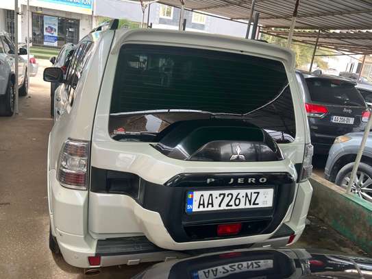 MITSUBISHI PAJERO FULL OPTIONS image 7