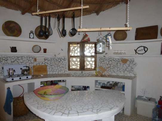Villa 900m2  pieds dans l’eau MBORO image 5