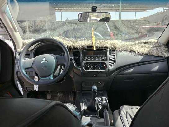 MITSUBISHI L 200  2024 image 3