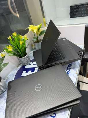 Dell latitude 7400 image 4