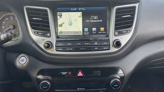 HYUNDAI TUCSON full image 13