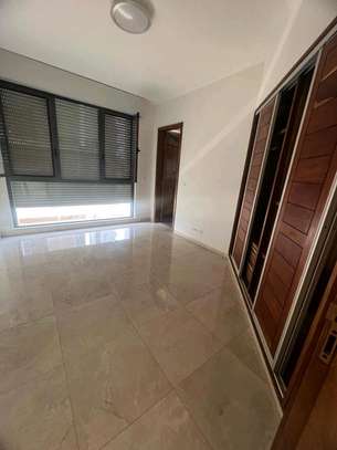 Appartement F4 de haut standing au virage image 4