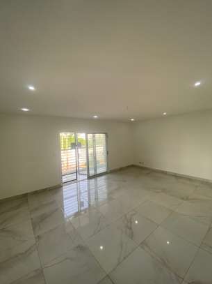 Villa de 418m2 ngor/virage image 6