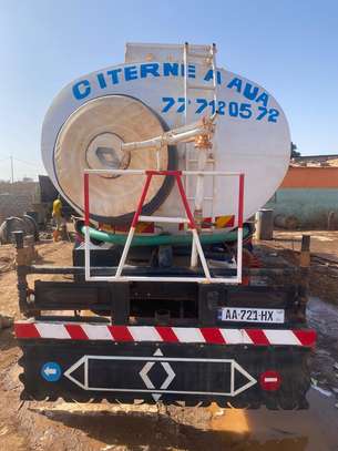 camion citerne a eau image 2