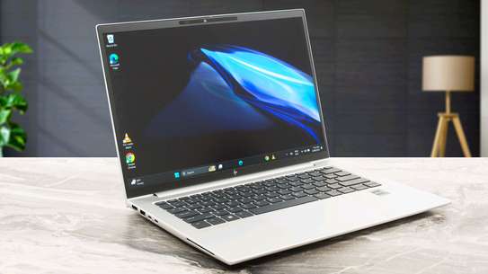 Hp elitebook 840 G10 image 4