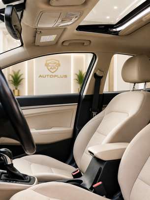 Hyundai Elantra 2018 image 5