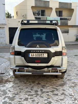 Mistubichi pagero 2015 image 2