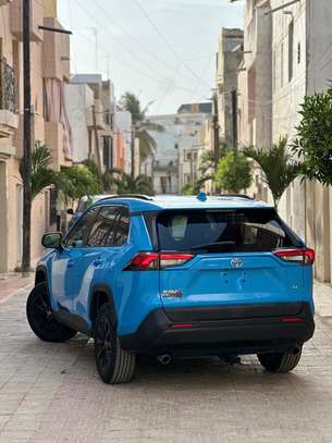 toyota rav 4 2019 image 5