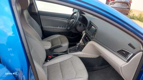 Hyundai Elantra Limited 2017 image 8