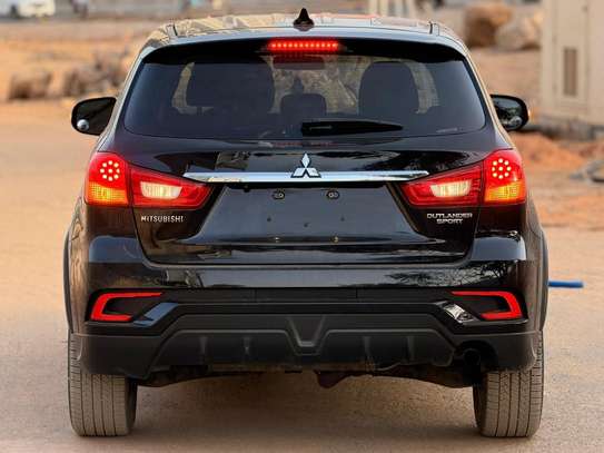 Mitsubishi outlander année 2018 image 3