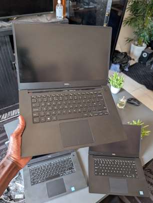 Gamer Dell xps i5 8th gen/ 512gb /16gb ram /gtx1050 image 2