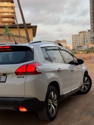 Peugeot 2008 essence image 8