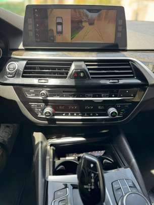 BMW* SERIE 5 530i* 🔘Année : *2017* image 10