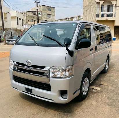 Toyota hiac Automatic Diasel image 9