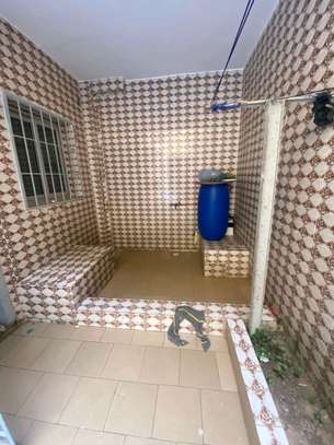 À louer un appartement de type F5 Mariste image 8
