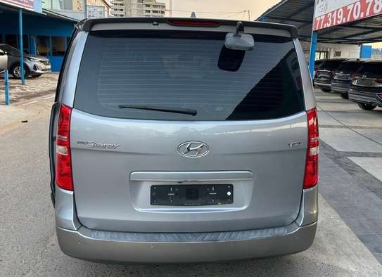 Hyundai Grand Starex 2017-2018 image 13