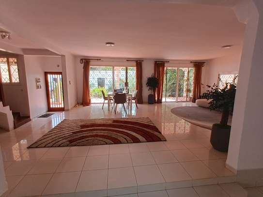 Villa aux Almadies meublée image 12