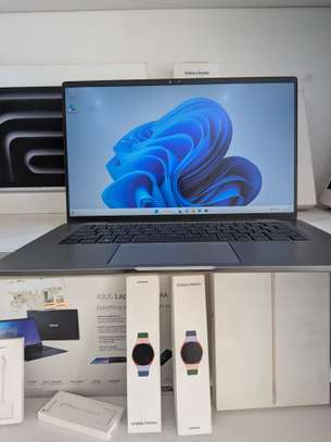 Dell Latitude 9510 ) i5 10e generation ) 16 ram ) 256 SSD image 2