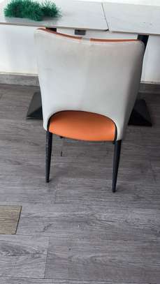 Lot de tables et chaises image 11