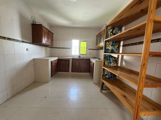Maison à louer à Mermoz Sotrac image 9