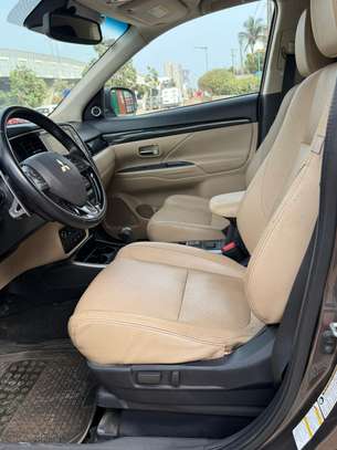 Mitsubishi Outlanler  2017 image 7