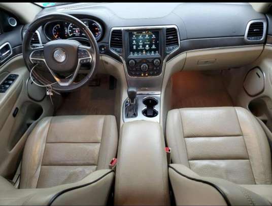 Jeep Grand cherekee image 4