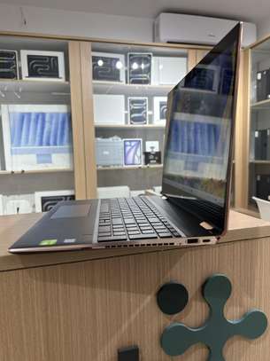 HP Spectre 15-I7 8e|16GB RAM|512|NVidia RTX MX150 de 2Gb image 6