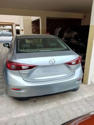 Location : Mazda 3 image 4