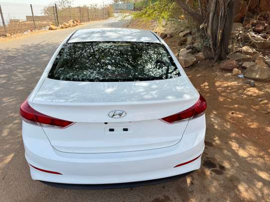 Hyundai Elantra 2017 image 9