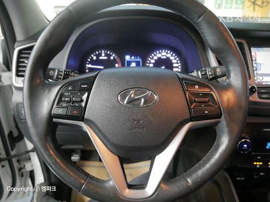 Hyundai Tucson image 6
